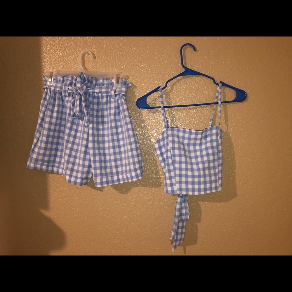Gingham Set - Picture 2 of 3